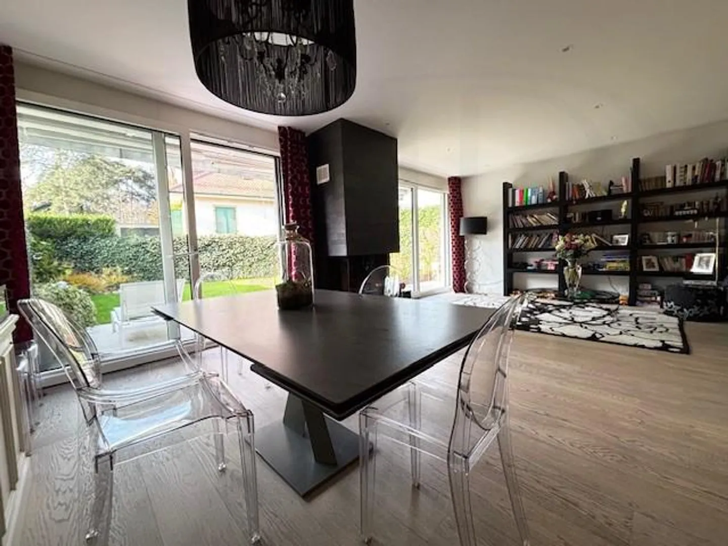 CONTEMPORARY VILLA WITH 7 ROOMS AND GARDEN - Photo 6 of 13