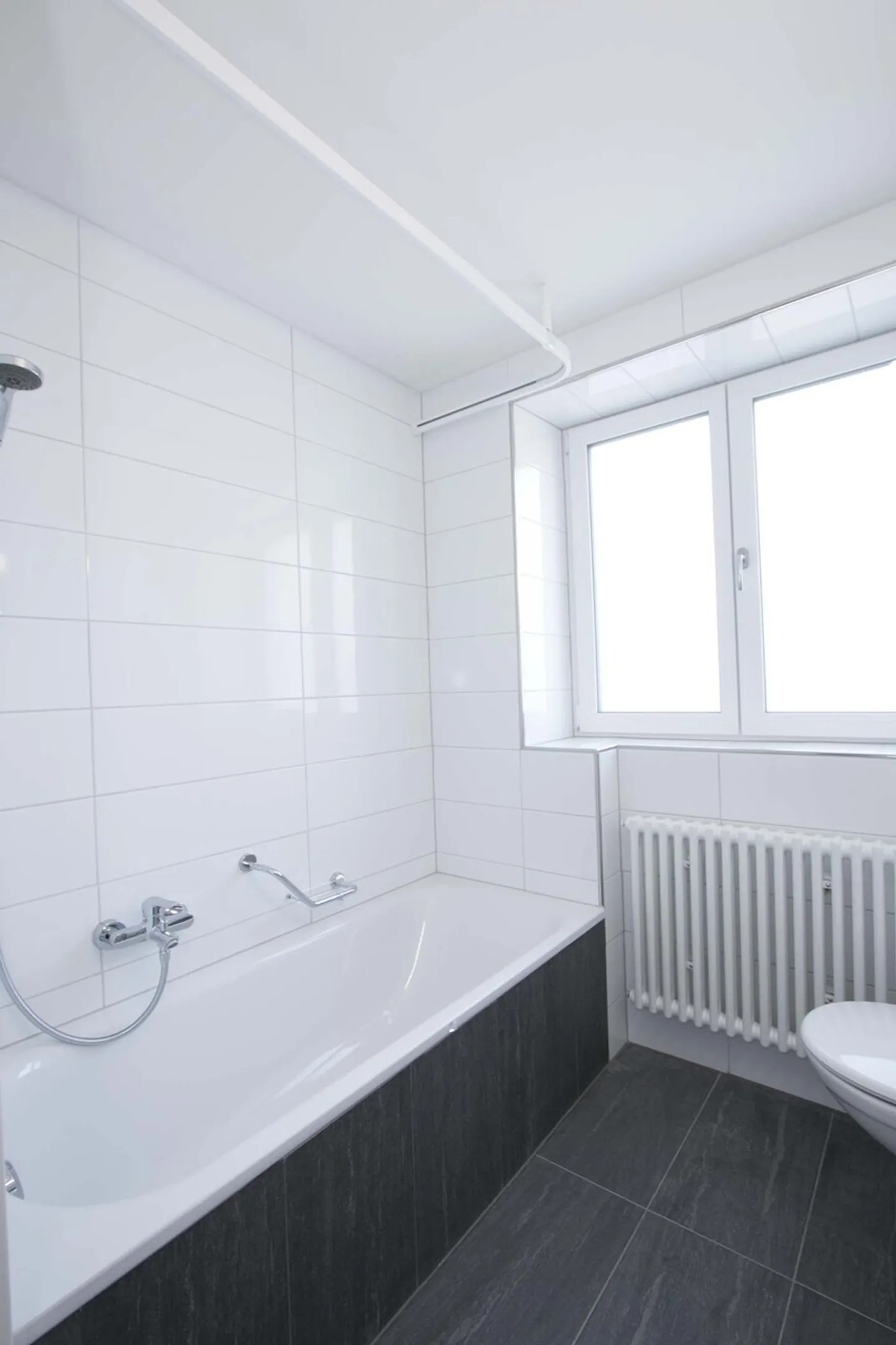 Totalement rénové - Style moderne - Photo 4 sur 9