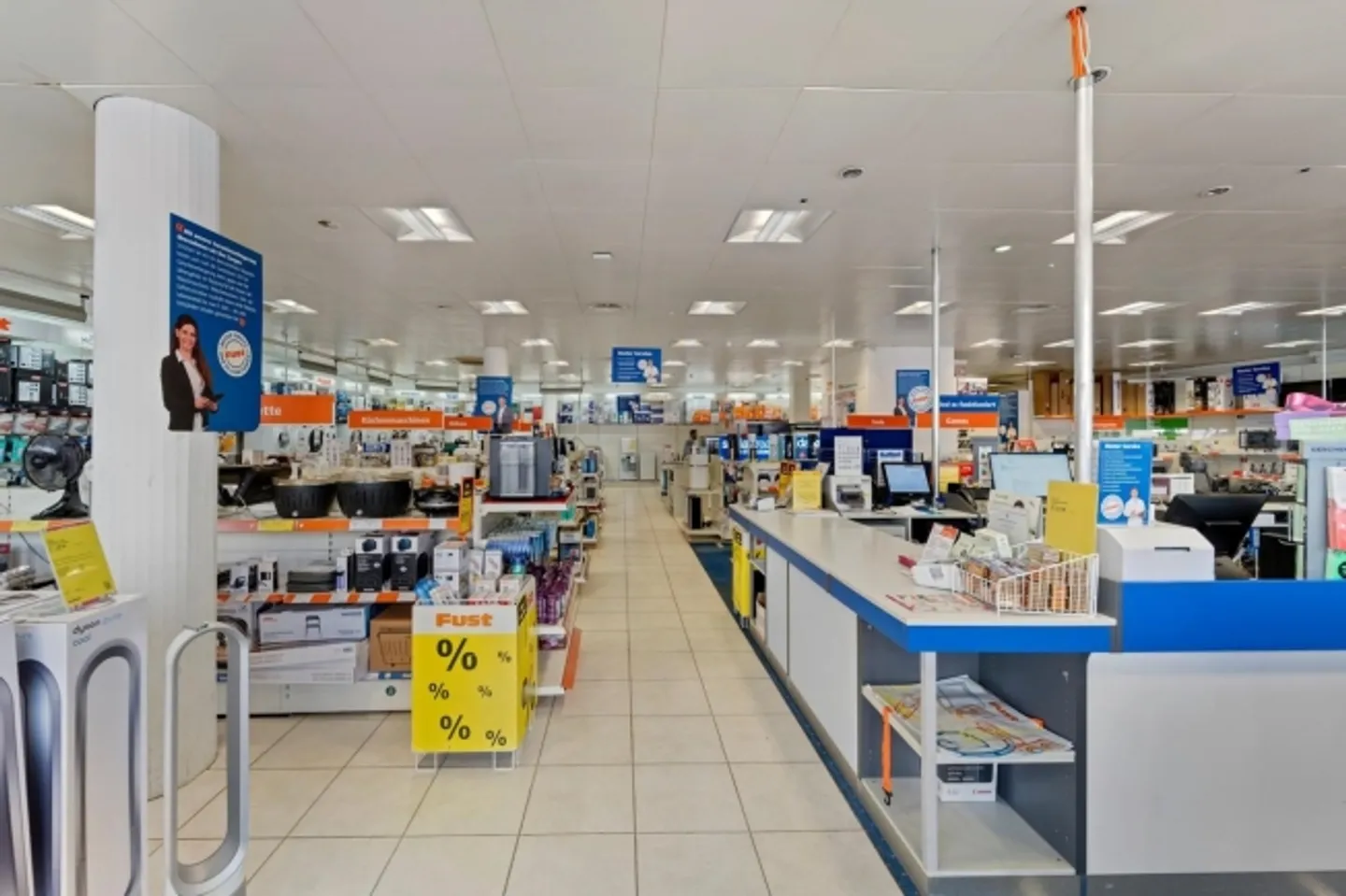 Espace de vente dans un emplacement privilégié avec un fort trafic - Photo 6 sur 7