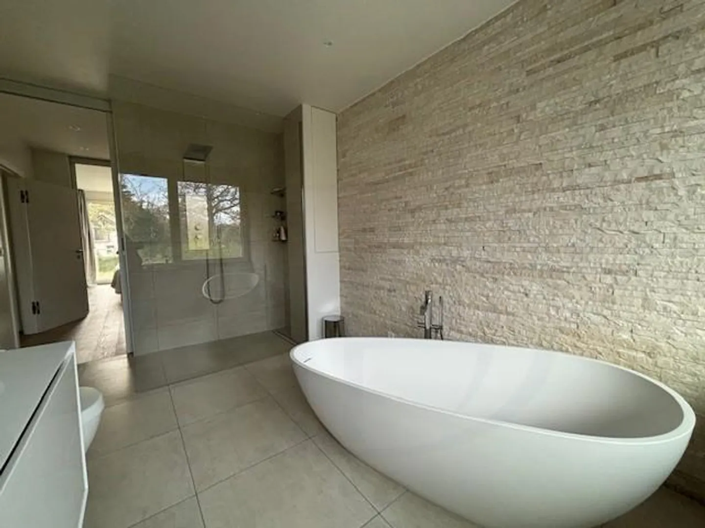 CONTEMPORARY VILLA WITH 7 ROOMS AND GARDEN - Photo 11 of 13