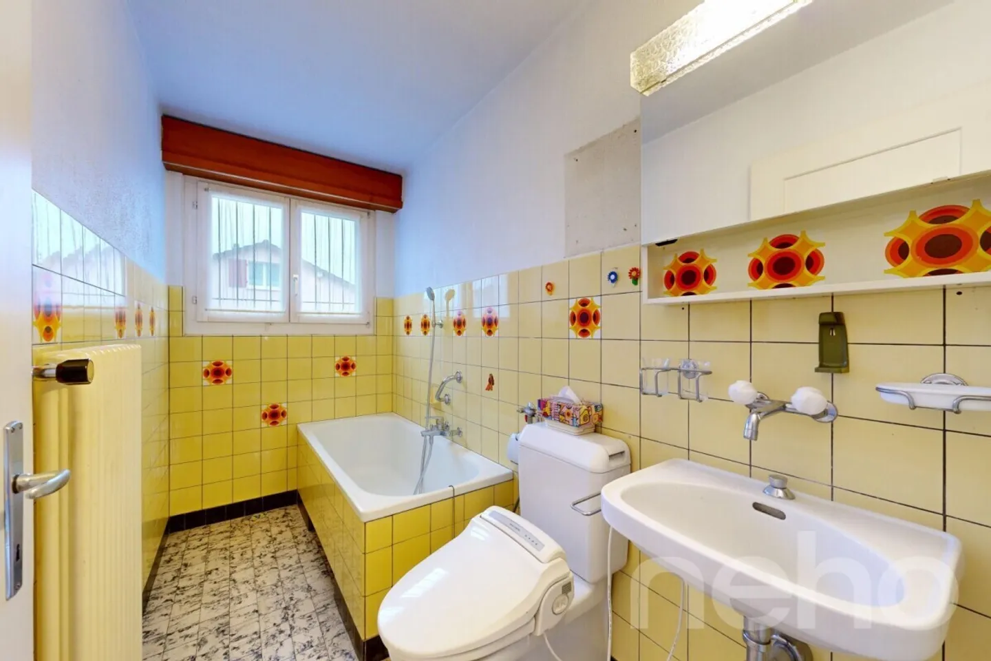 Detached single-family home with great potential in a quiet location - Photo 8 of 12
