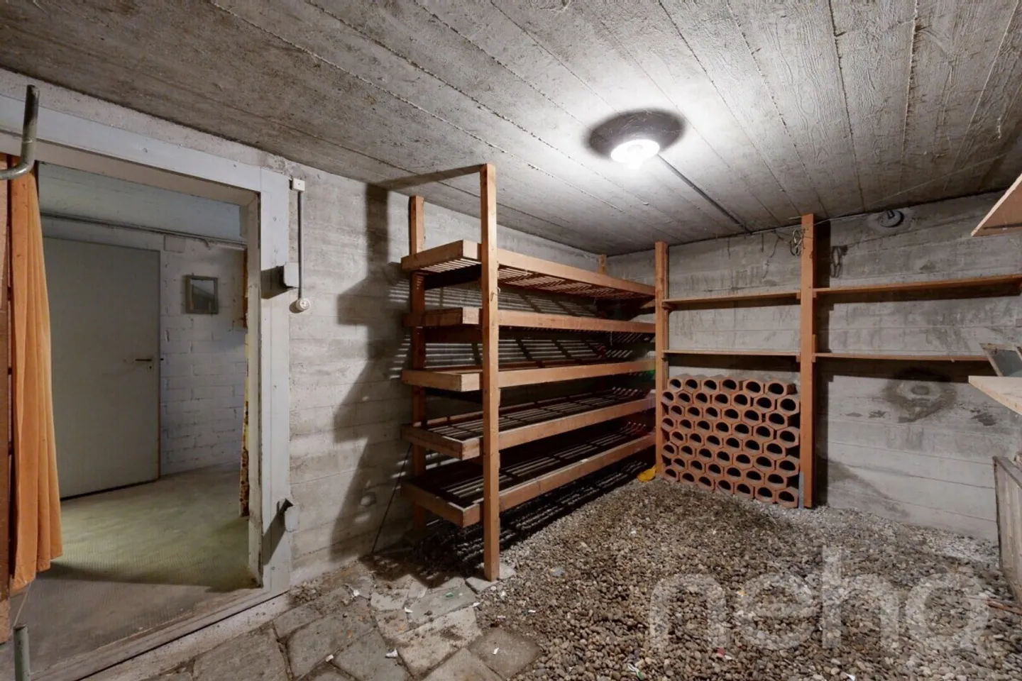 Detached single-family home with great potential in a quiet location - Photo 11 of 12