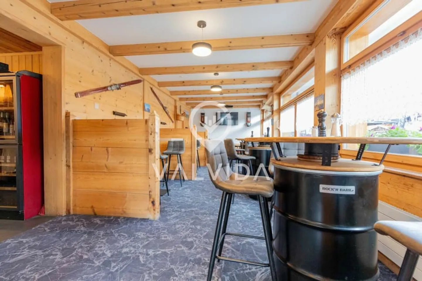 Ristorante completamente attrezzato in posizione privilegiata a Morgins, direttamente vicino alla funivia - Foto 9 di 13