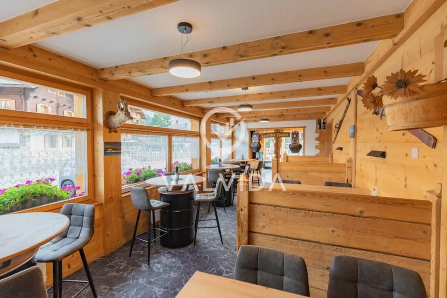 Ristorante completamente attrezzato in posizione privilegiata a Morgins, direttamente vicino alla funivia - Foto 13 di 13