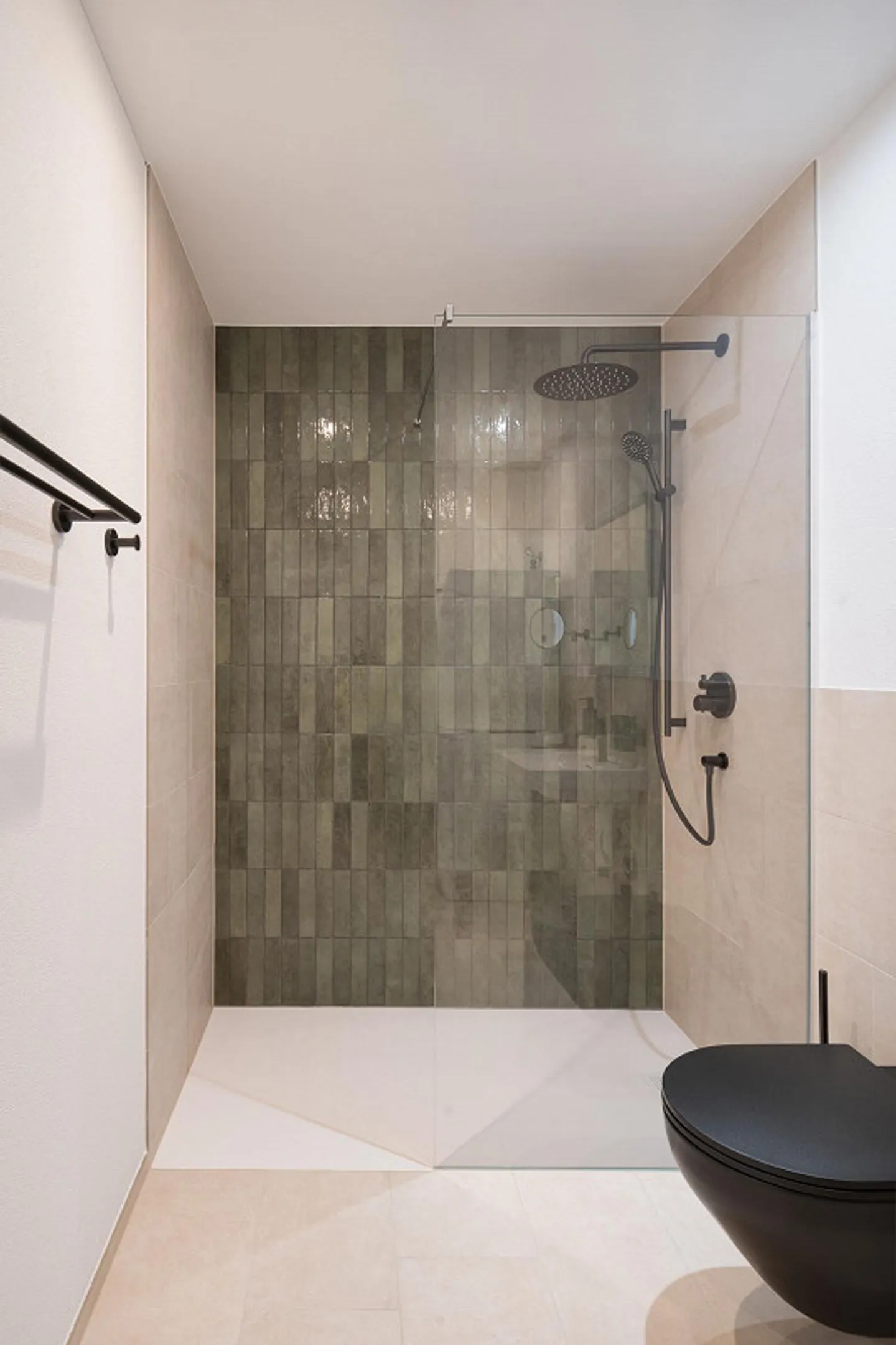 Appartement de 2,5 pièces de haute qualité dans un nouvel immeuble attrayant - Photo 4 sur 5