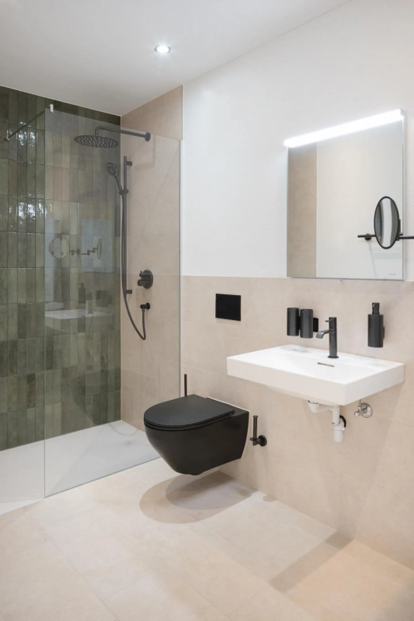Appartement de 2,5 pièces de haute qualité dans un nouvel immeuble attrayant - Photo 5 sur 5