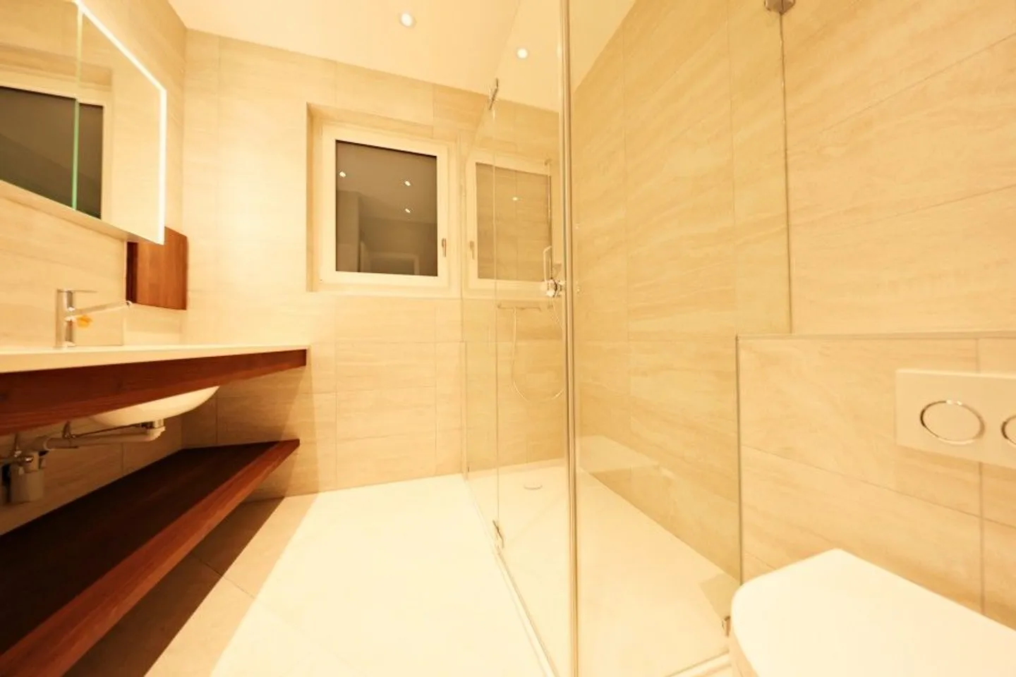 Elegante Villa mit Seeblick - Foto 13 von 13