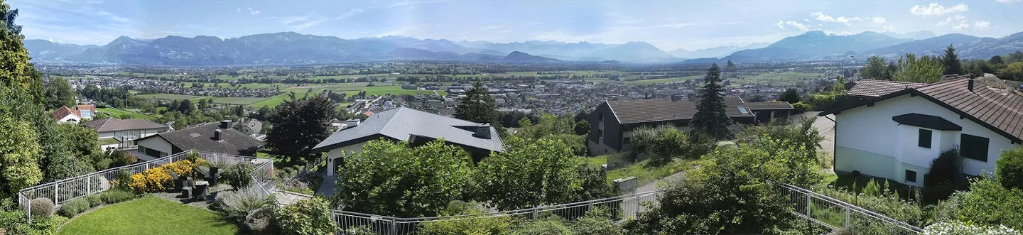 Villa avec vue dégagée et potentiel d'utilisation polyvalent - Photo 2 sur 8