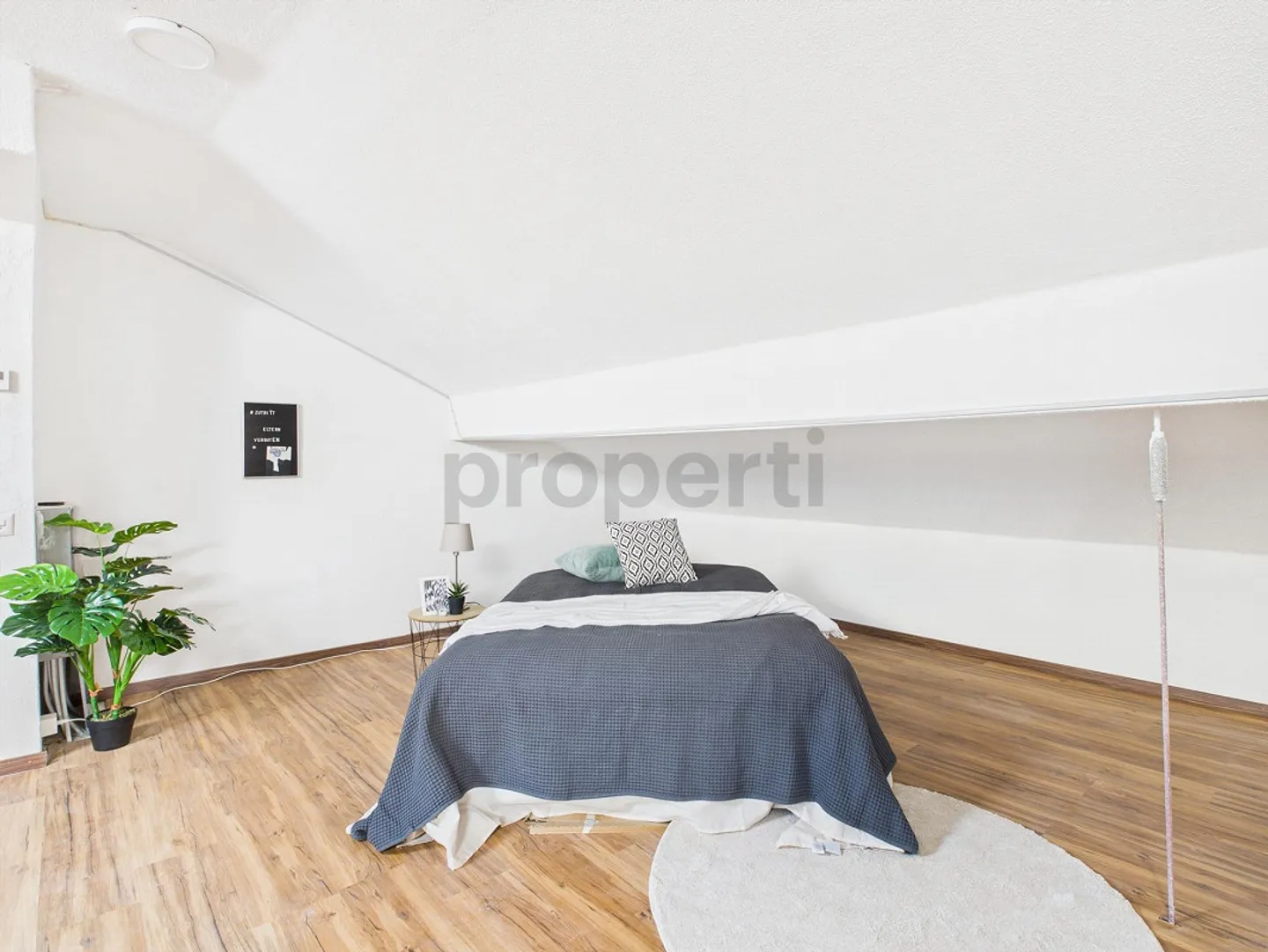 Charmante 4.5-Zimmer-Wohnung in historischem Gebäude in Steg VS - Foto 7 von 15