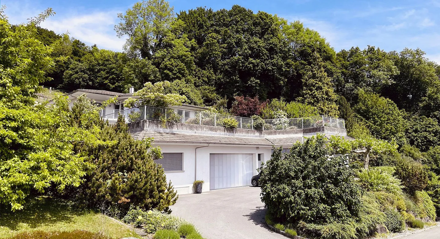 Villa avec vue dégagée et potentiel d'utilisation polyvalent - Photo 6 sur 8