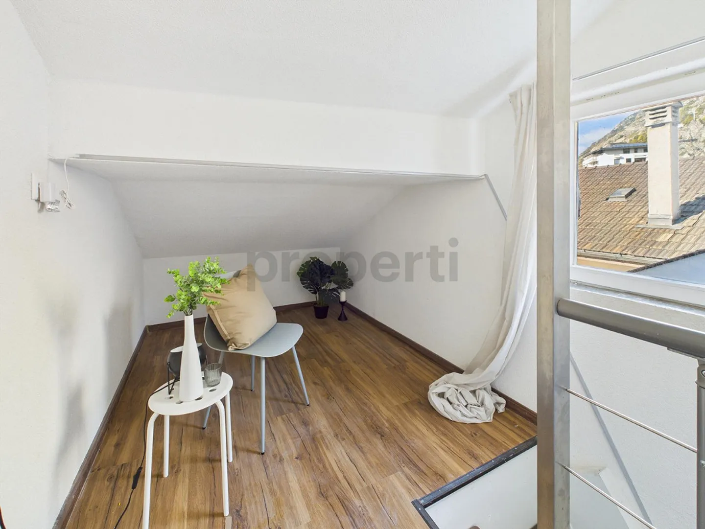 Charmante 4.5-Zimmer-Wohnung in historischem Gebäude in Steg VS - Foto 11 von 15