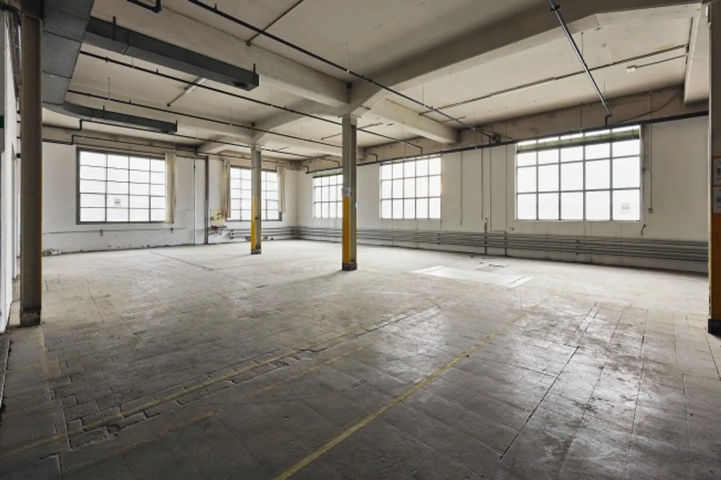 Spazio commerciale a Biberist - Foto 1 di 9