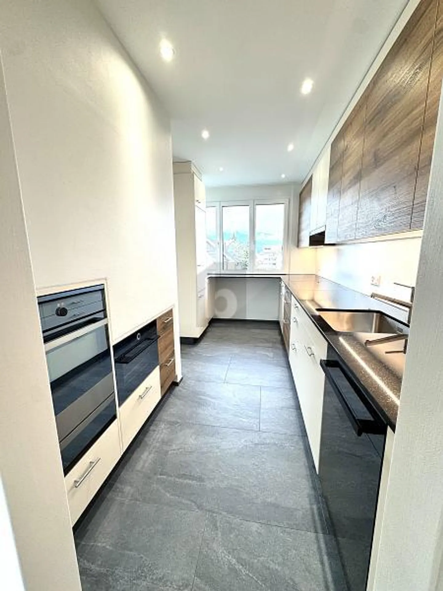 Dreamy, Modern, Comfortable - Photo 2 of 6