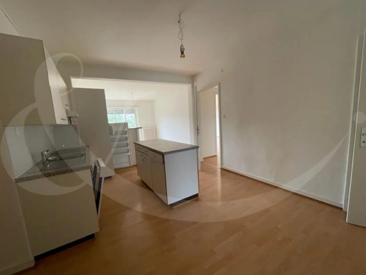 15 Quai du Cheval-Blanc, appartement de 4.5 pièces lumineux et traversant - Photo 4 sur 10