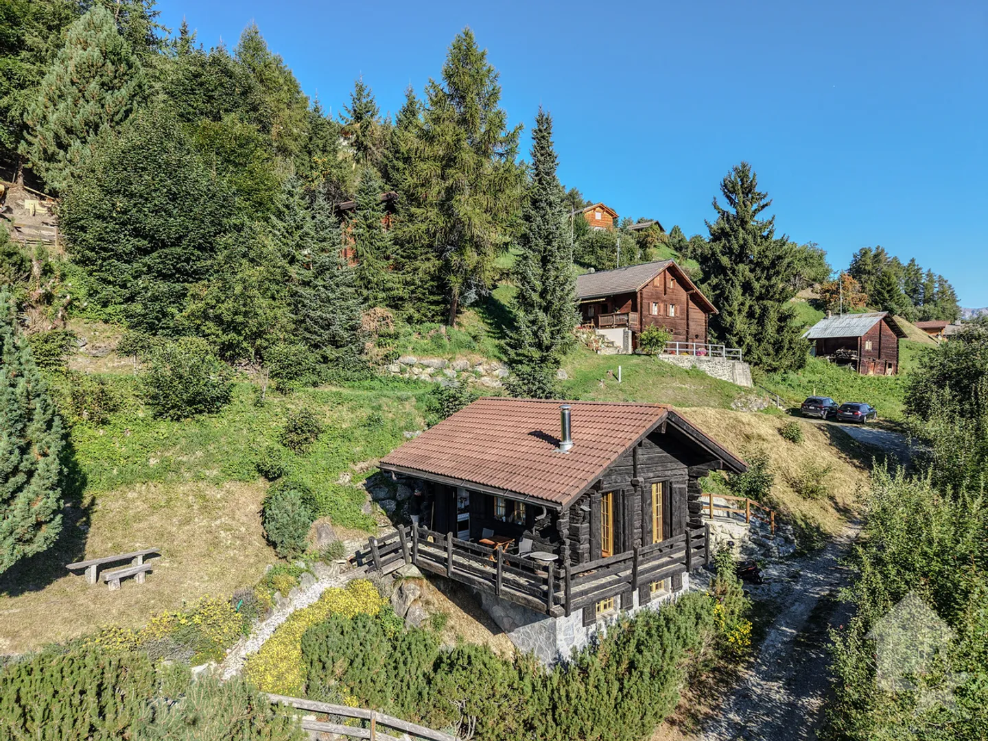 Chalet for sale - Photo 3 of 13