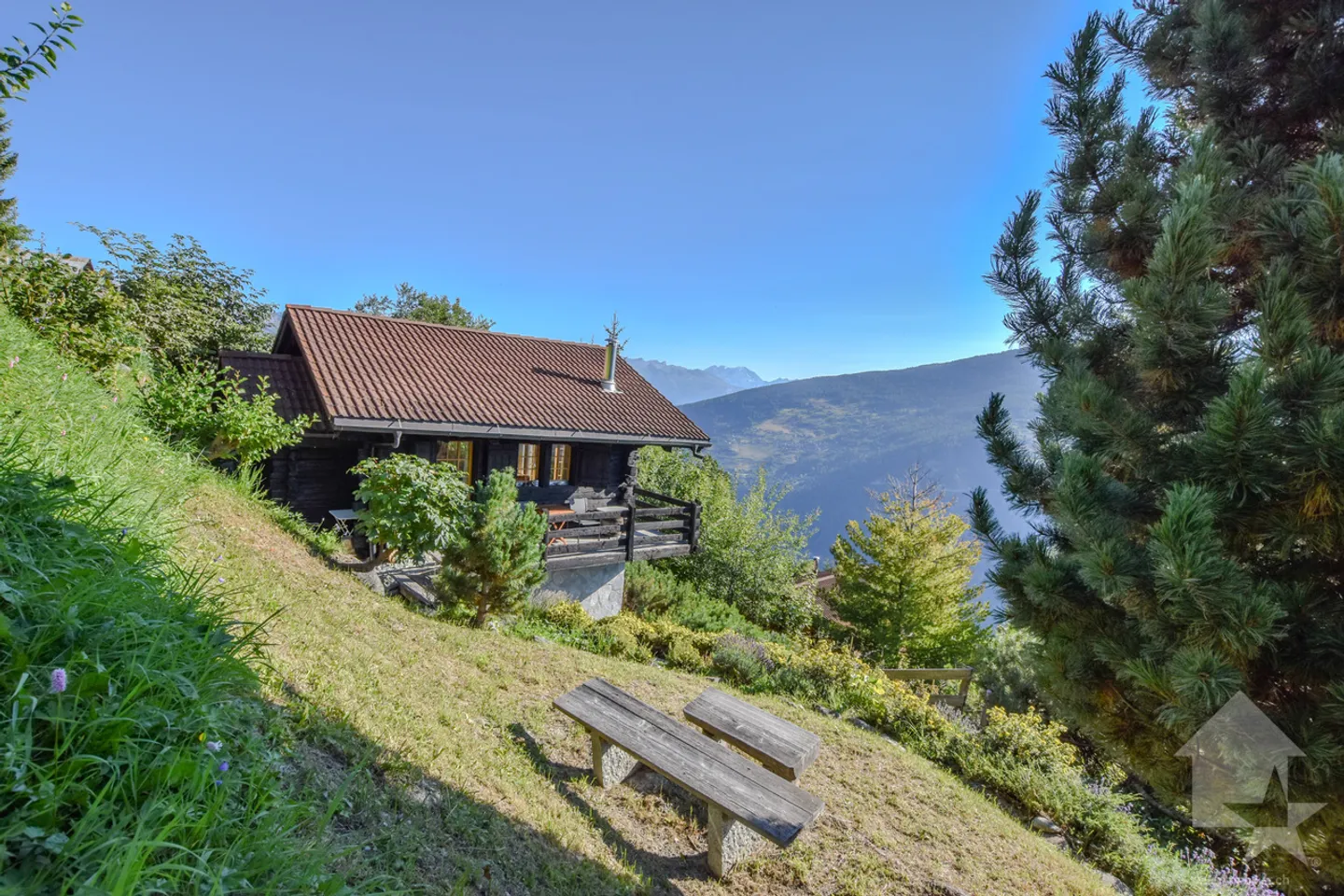 Chalet for sale - Photo 4 of 13