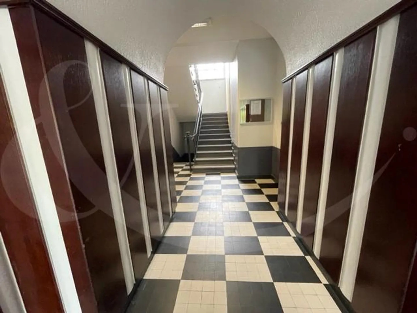 15 Quai du Cheval-Blanc, appartement de 4.5 pièces lumineux et traversant - Photo 2 sur 10