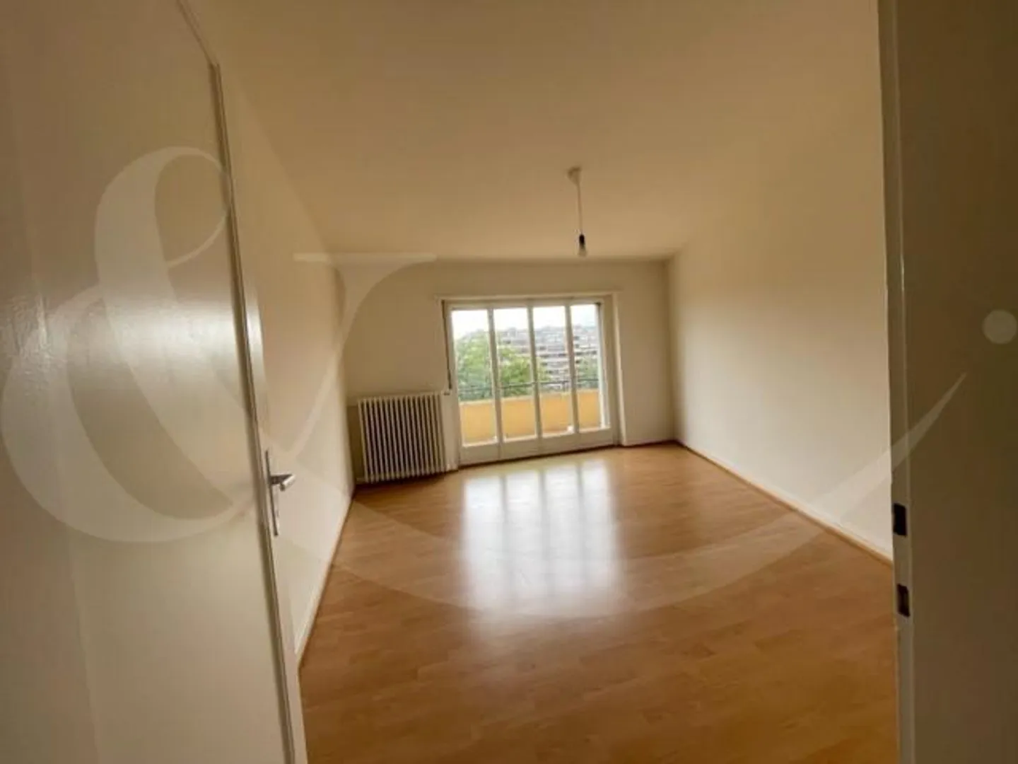 15 Quai du Cheval-Blanc, appartement de 4.5 pièces lumineux et traversant - Photo 8 sur 10