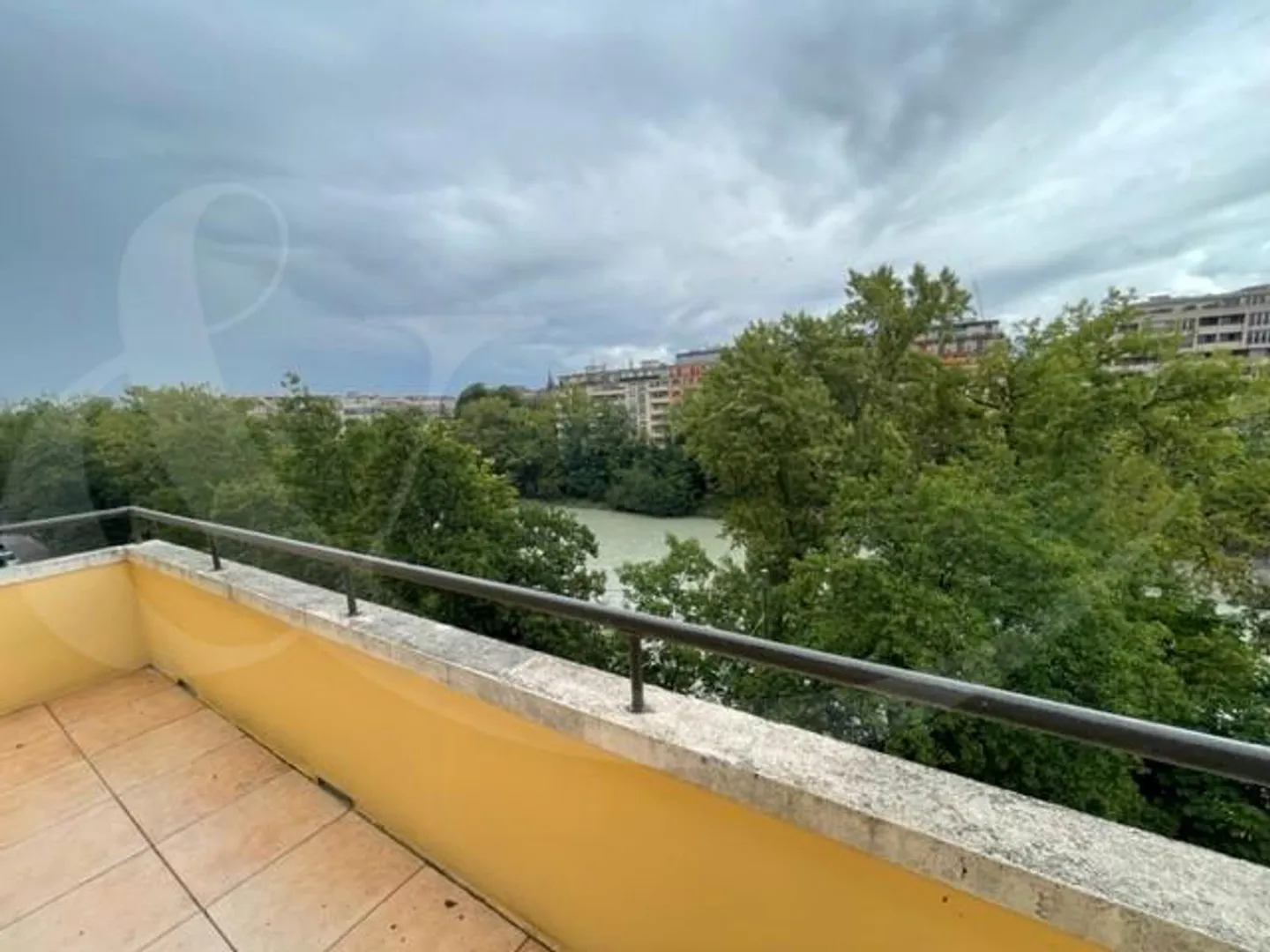 15 Quai du Cheval-Blanc, appartement de 4.5 pièces lumineux et traversant - Photo 10 sur 10