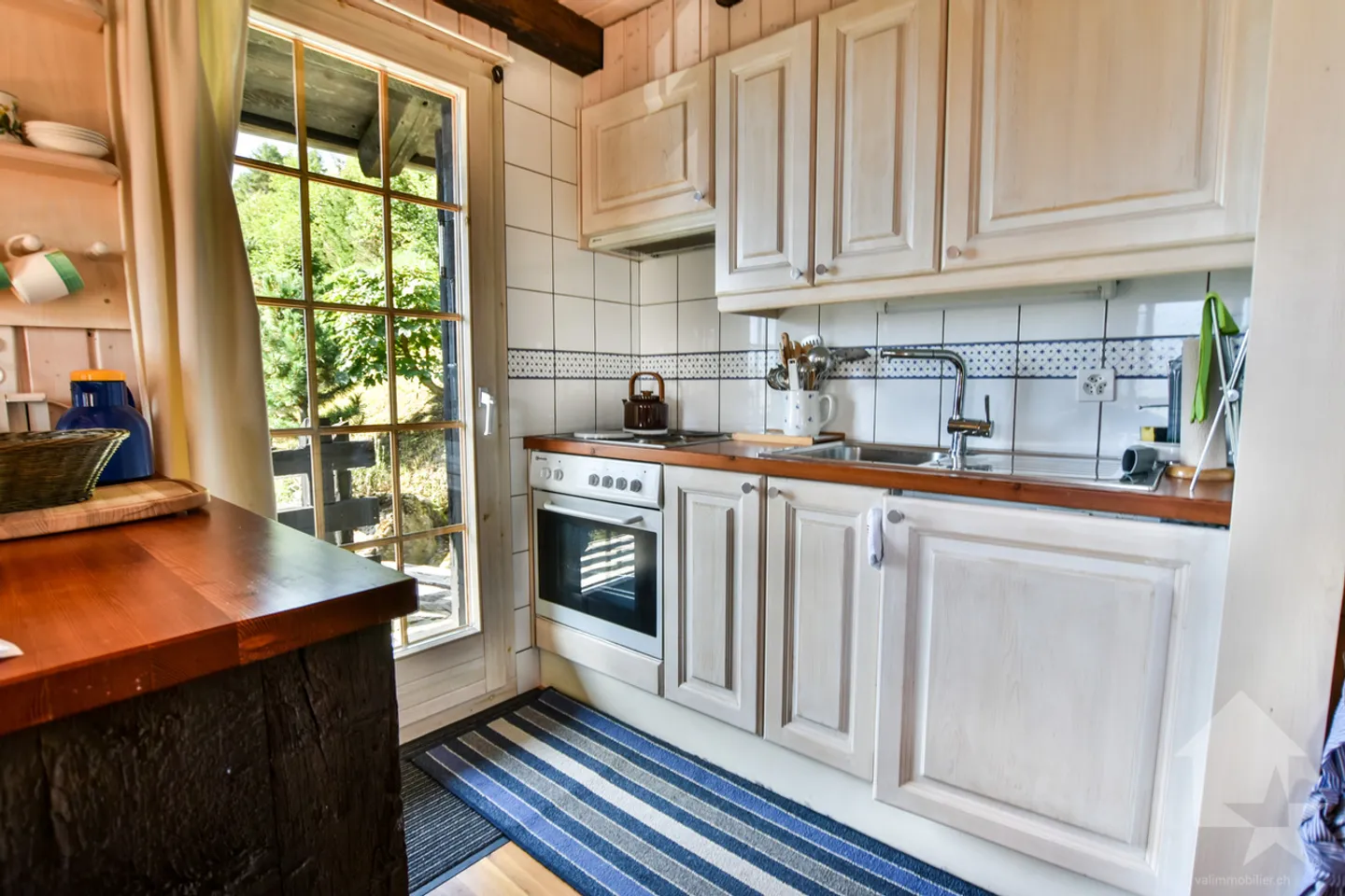Chalet for sale - Photo 10 of 13