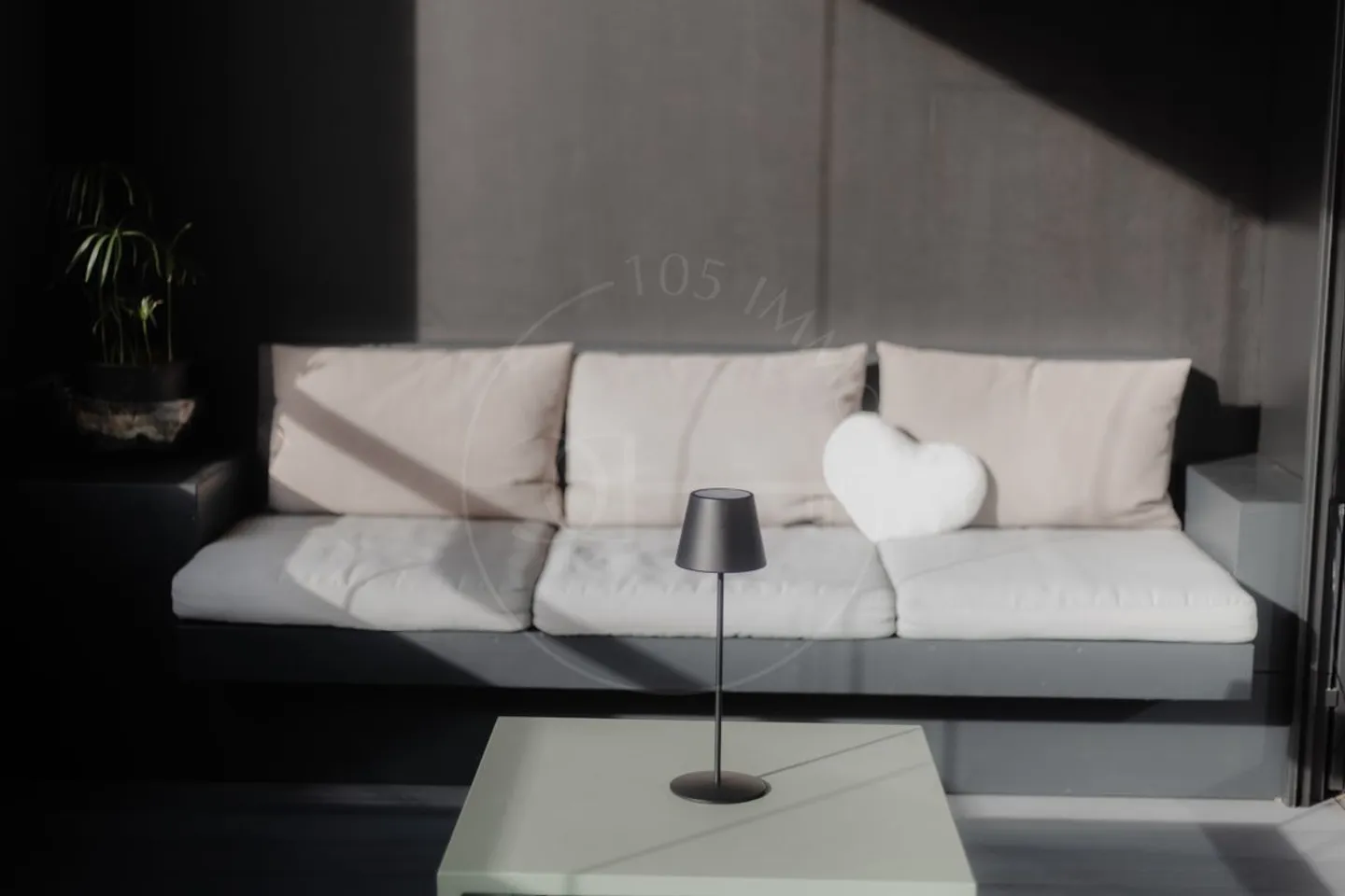 Exclusive - Bright 4-room apartment - Photo 1 of 3