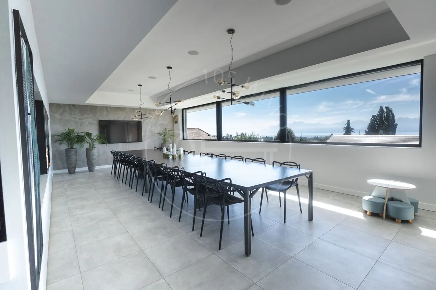 Magnificent villa with lake view - Photo 7 of 10