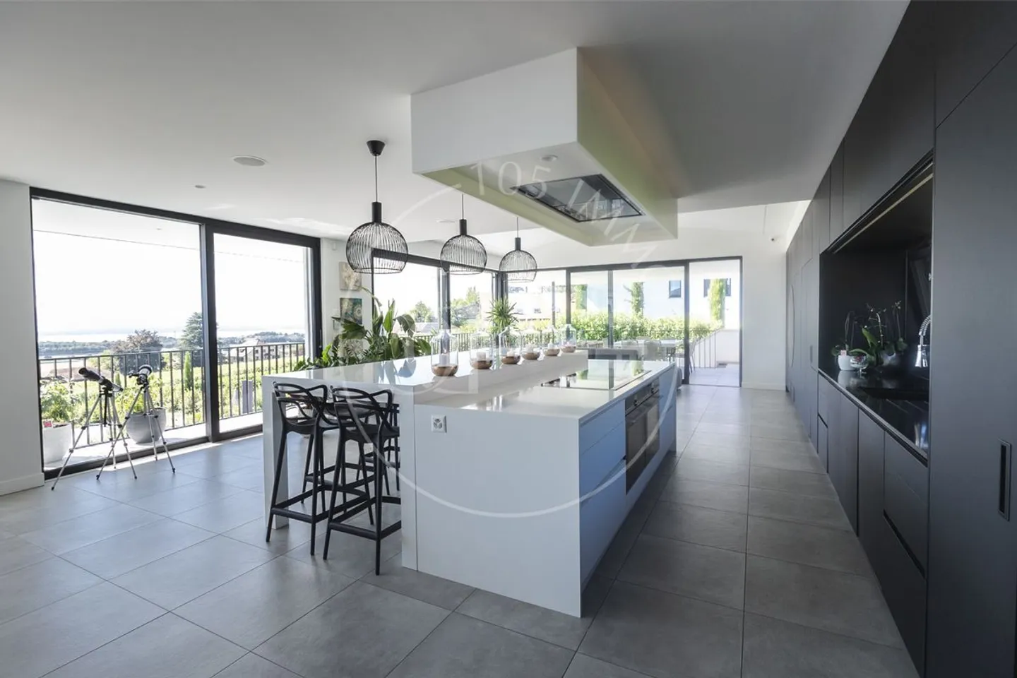 Magnificent villa with lake view - Photo 6 of 10