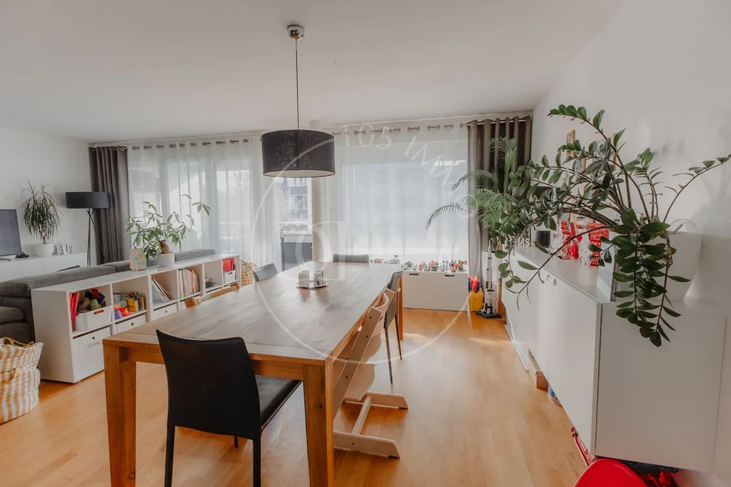 Exclusive - Bright 4-room apartment - Photo 2 of 4