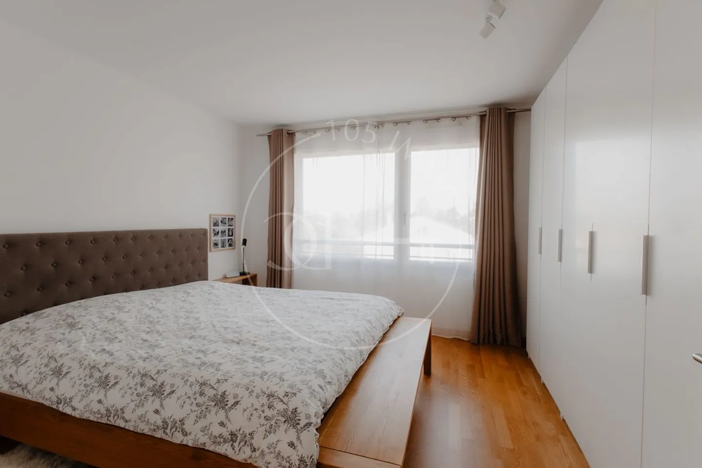 Exclusive - Bright 4-room apartment - Photo 3 of 4