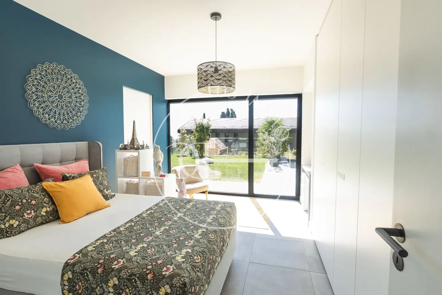 Magnificent villa with lake view - Photo 10 of 10