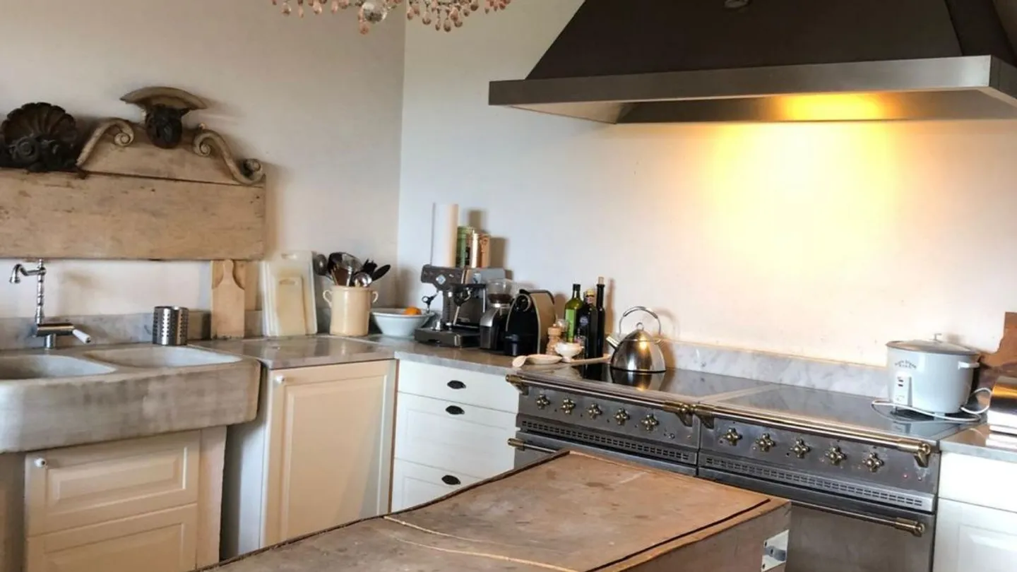 Casa di charme ristrutturata in vendita a Givrins - Foto 5 di 8