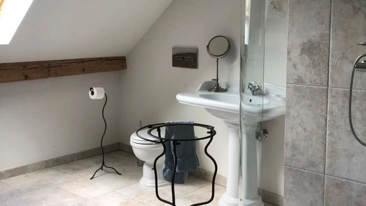 Casa di charme ristrutturata in vendita a Givrins - Foto 7 di 8