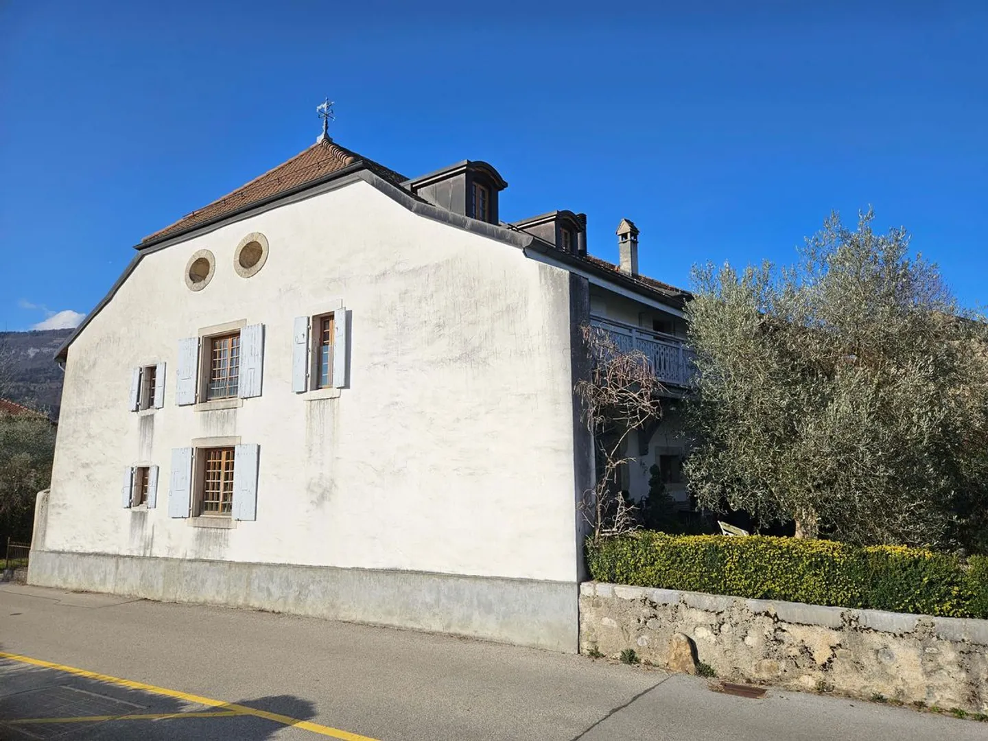 Charming renovated house for sale in Givrins - Photo 8 of 12