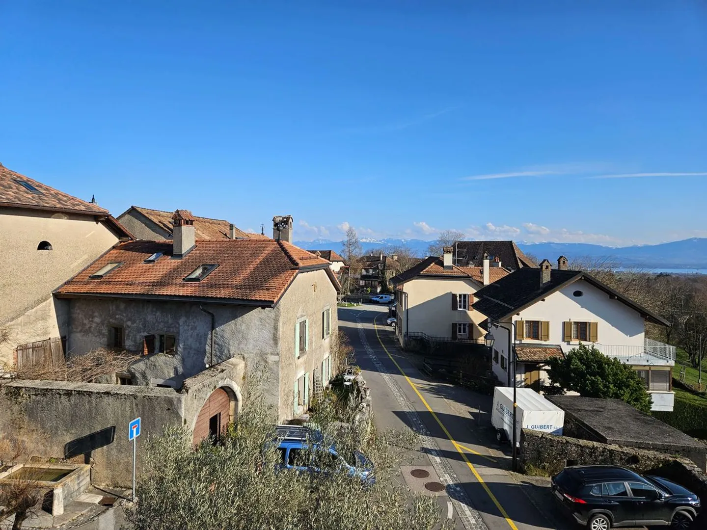 Charming renovated house for sale in Givrins - Photo 9 of 12