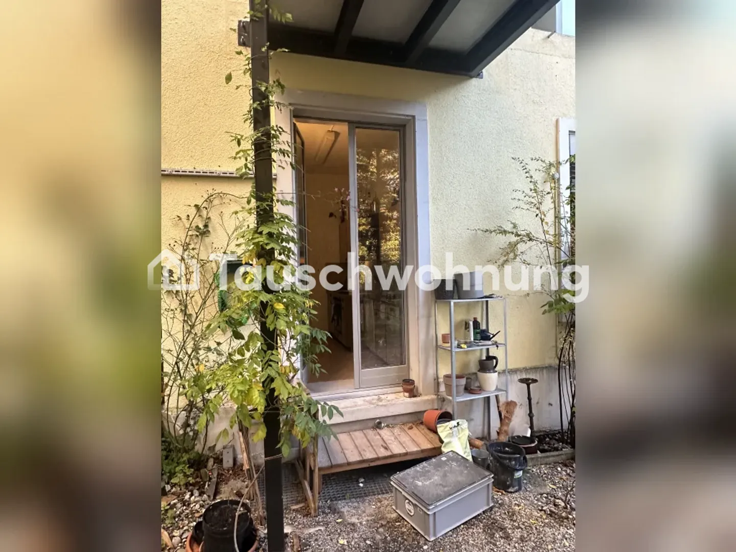 Scambia un bel appartamento di 2,5 stanze in un edificio d'epoca con giardino - Foto 3 di 10