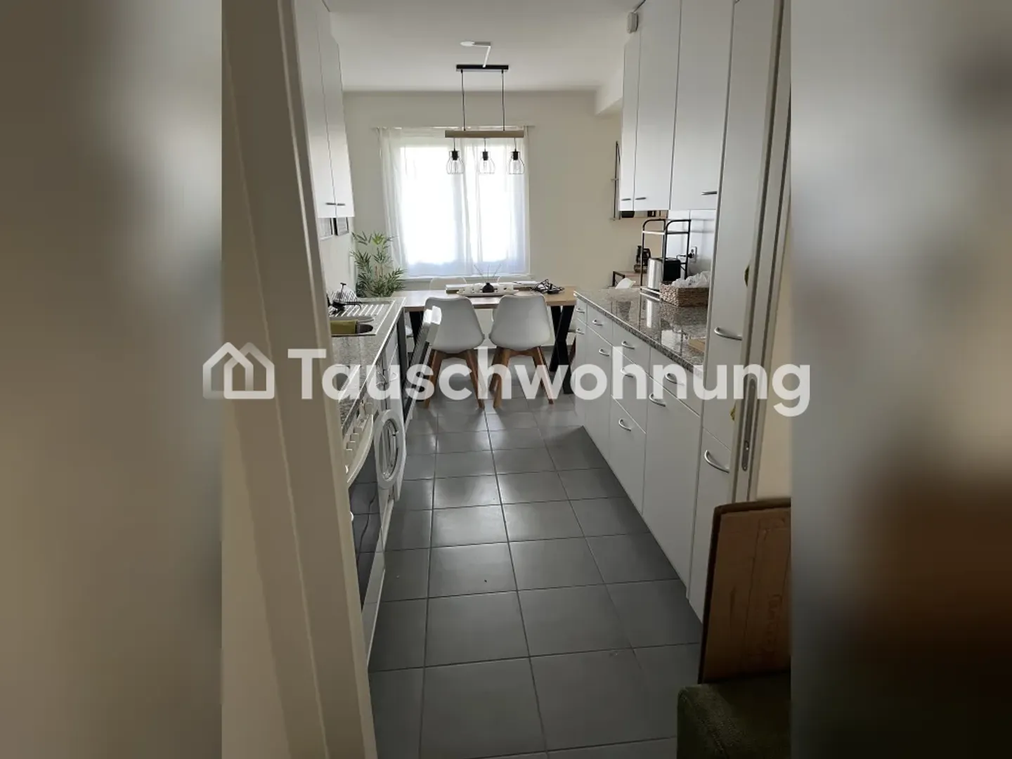 Zentrale 3.5 Zimmer-Wohnung mit riesiger Terasse - Photo 2 of 11