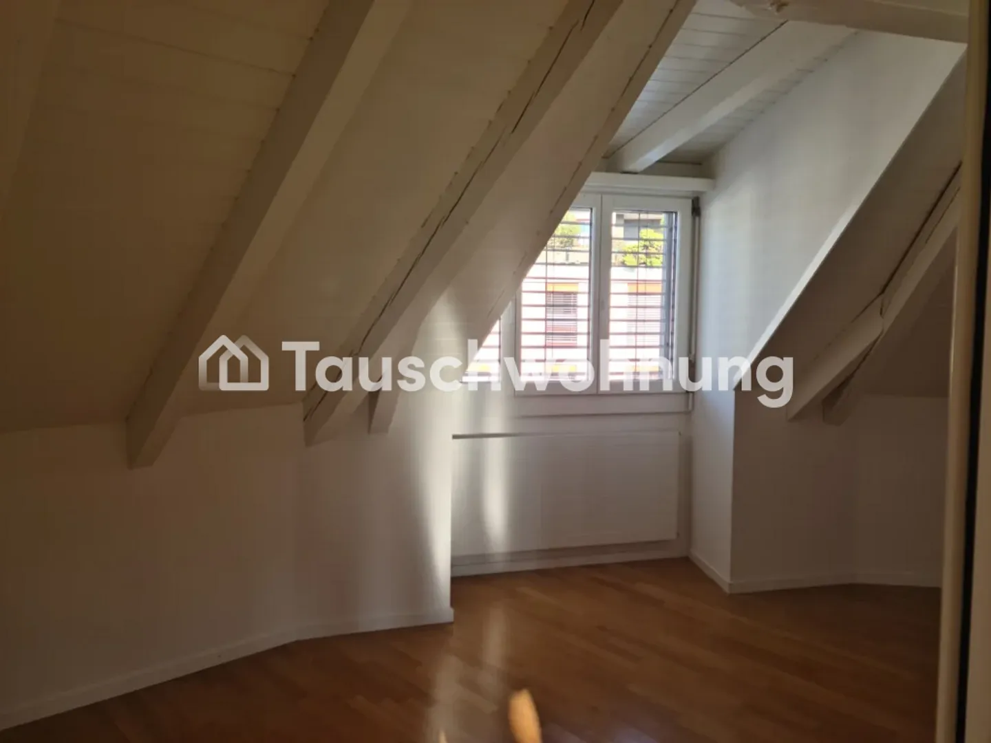 Zurich, District 6: 3.5-Room Attic Apartment, 65 m² - Photo 4 of 6