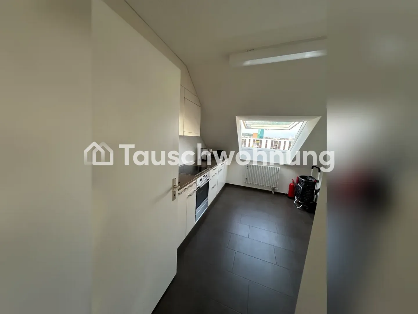 Charming 2.5-room apartment in Zurich, District 4 - Photo 9 of 10