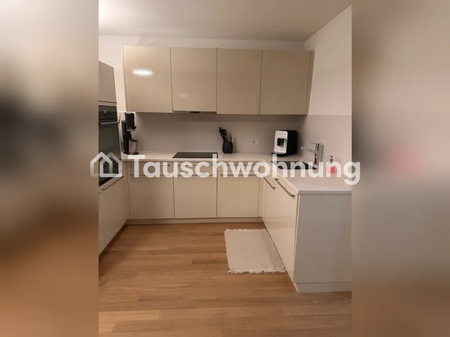 Bright 2.5 Room Apartment in the Green in District 8 - Photo 4 of 10