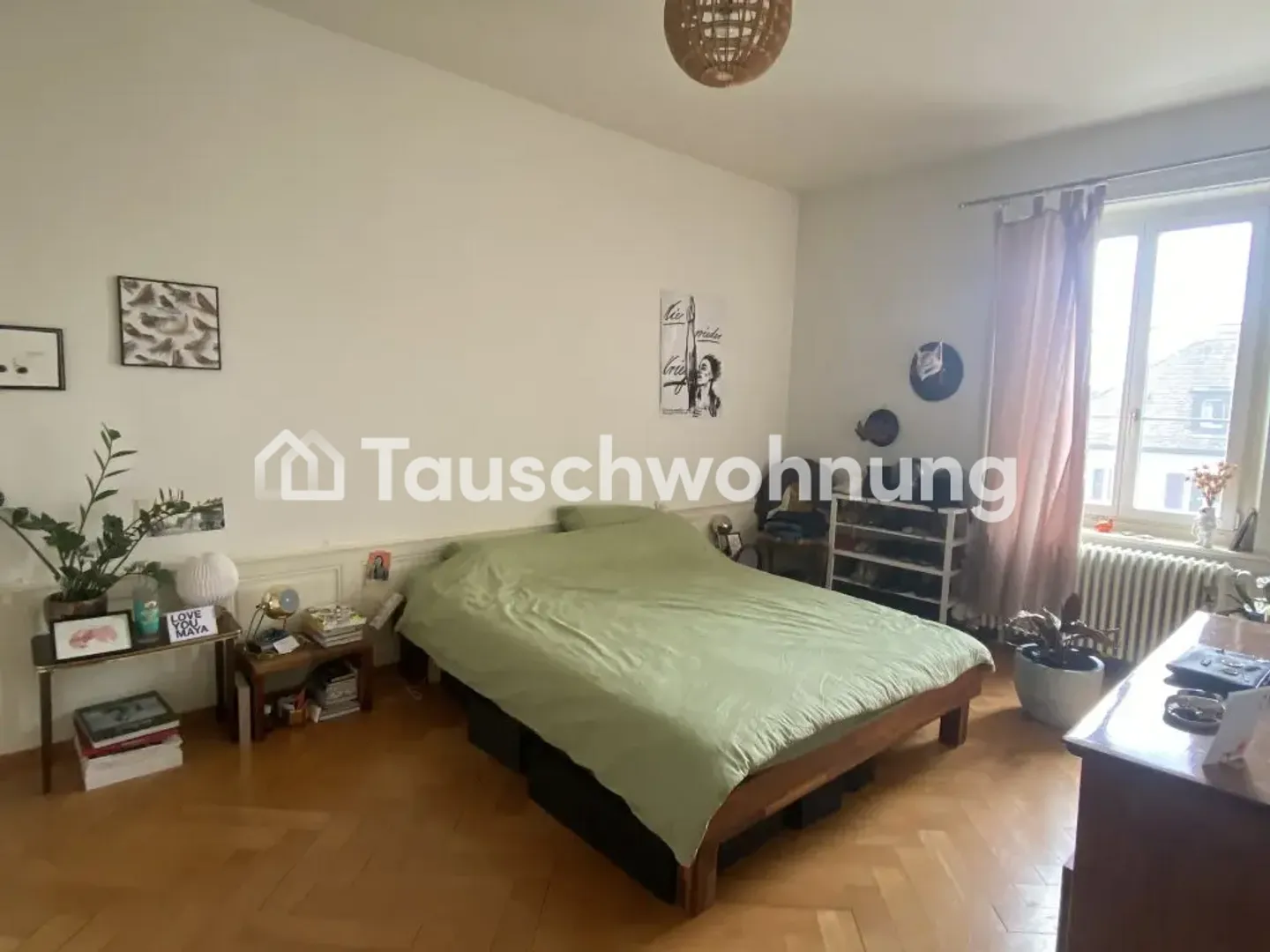 Large old apartment with high ceilings, balcony &amp; roof terrace - Photo 6 of 13