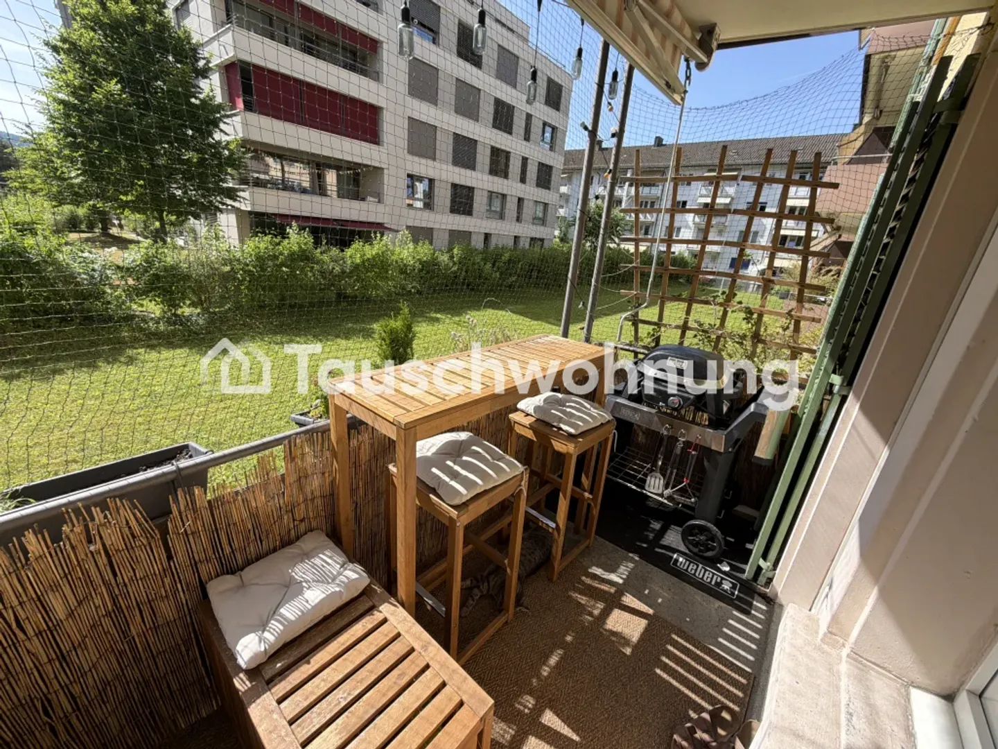Quiet courtyard location in district 3 balcony with evening sun & green - Photo 1 of 9