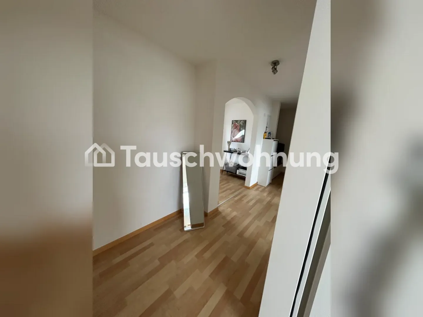 Charming 2.5-room apartment in Zurich, District 4 - Photo 4 of 10