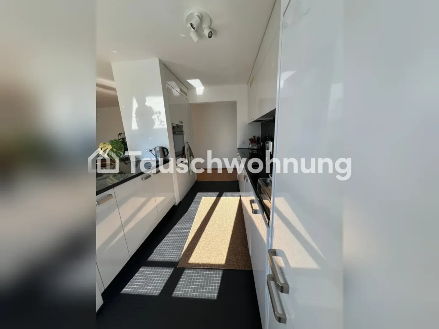 Appartement lumineux, ensoleillé et spacieux de 2,5 pièces - Photo 2 sur 8