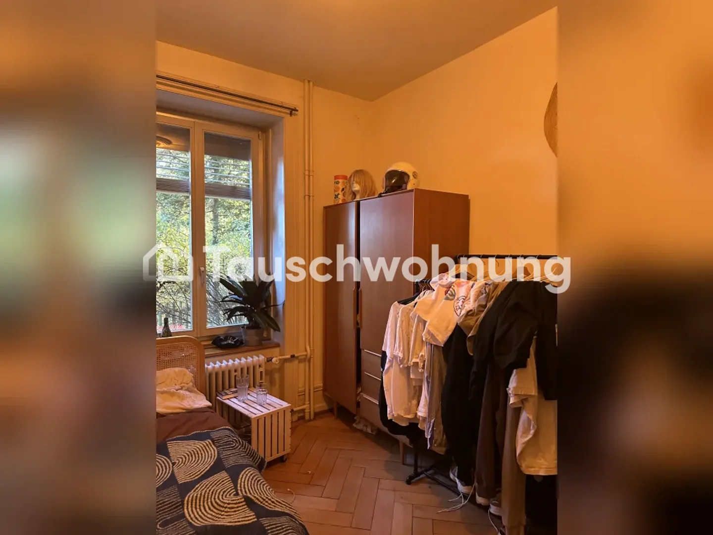 Scambia un bel appartamento di 2,5 stanze in un edificio d'epoca con giardino - Foto 9 di 10