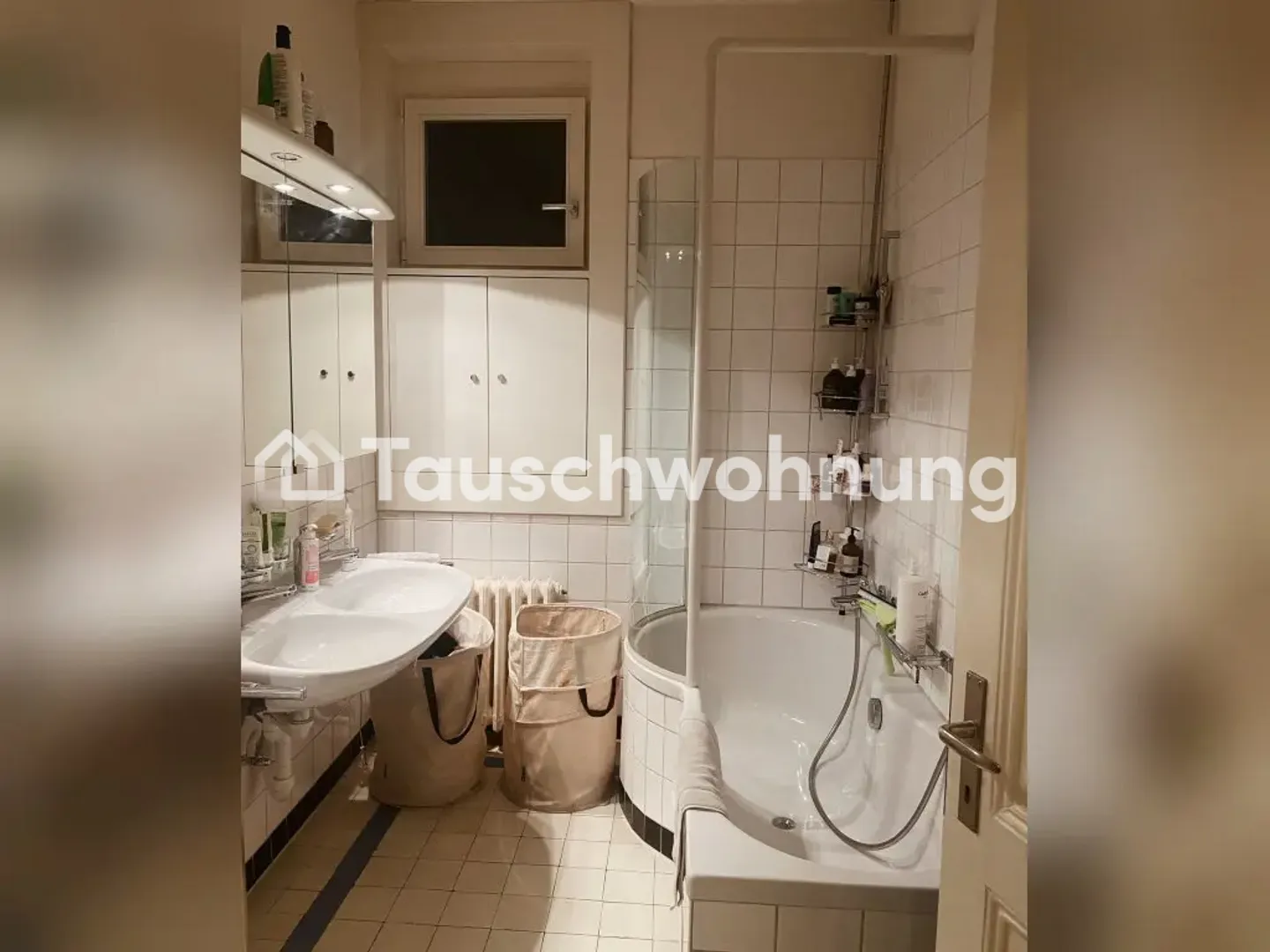 Large old apartment with high ceilings, balcony &amp; roof terrace - Photo 13 of 13