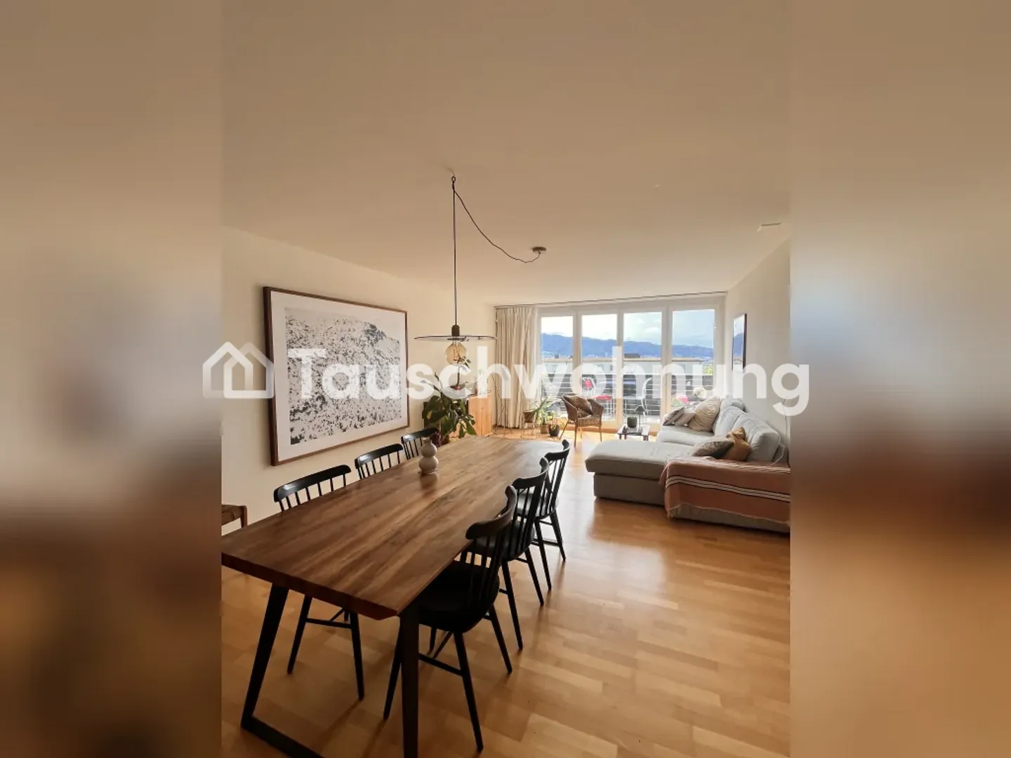 Beautiful bright apartment with a view - Photo 2 of 10