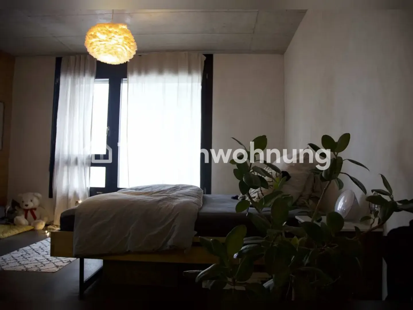 Large loft-like 2.5 room apartment District 4 against at least 3.5 - Photo 7 of 9