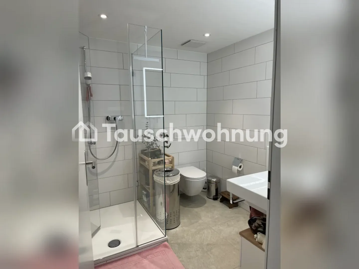 Compact 1.5-room flat in Zurich, District 10 - Photo 3 of 9