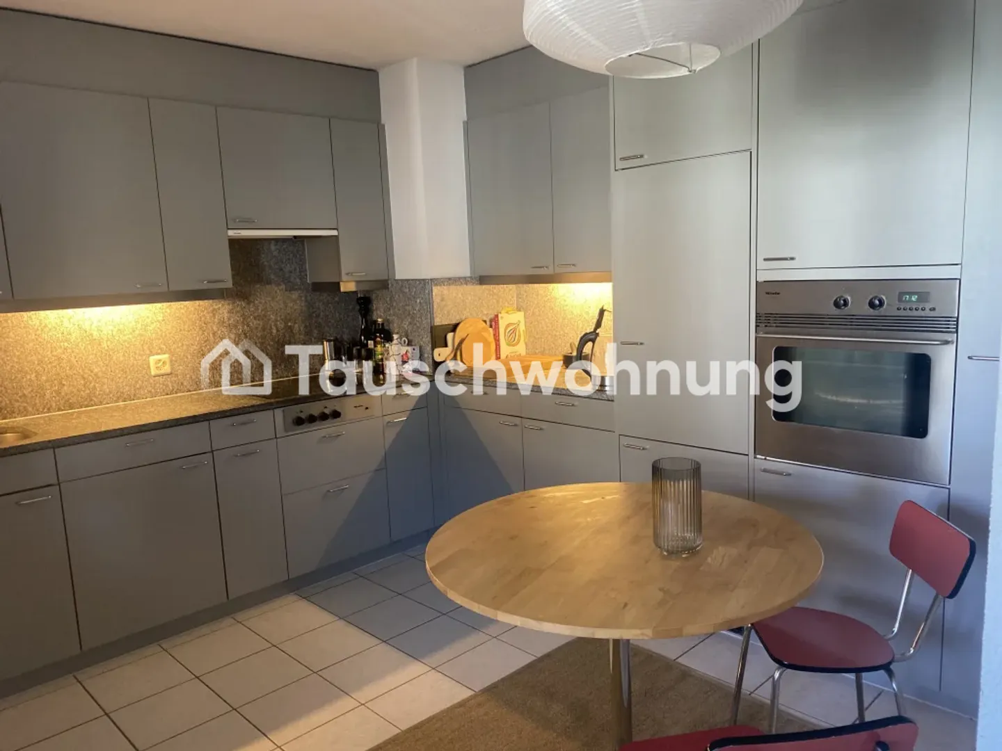 Zurich, District 8: Beautiful Apartment for Exchange - Photo 4 of 6