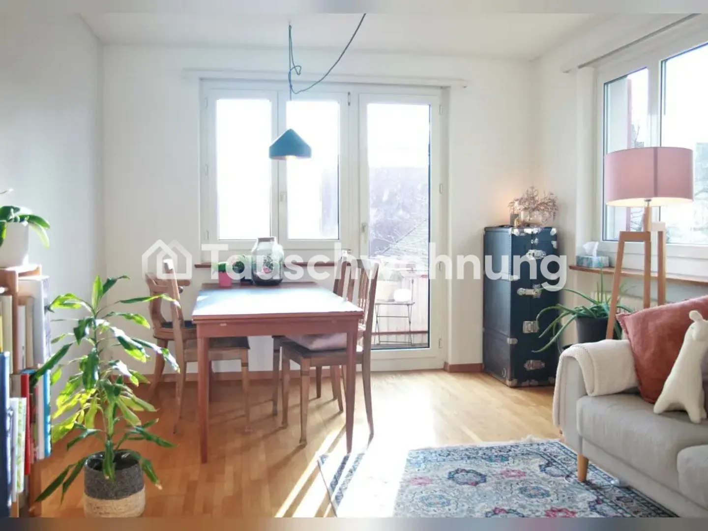 2.5 rooms, 1713 including utilities, 10 minutes to HB, balcony + garden - Photo 2 of 8
